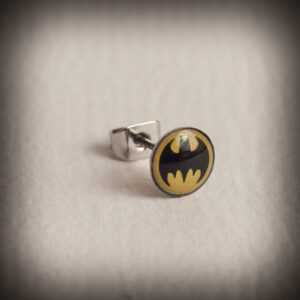 Жълта обеца за ухо със знака на Batman