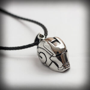 Стоманен медальон с главата на Iron Man