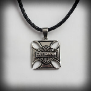 Медальон с кръст и логото на Harley