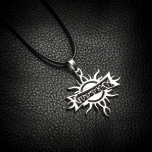 Стоманен медальон на Godsmack с лого слънце и кожена верижка