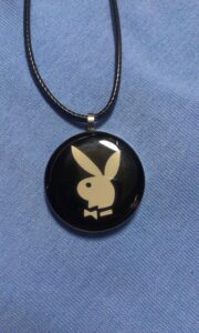 Медальон на Playboy - стилно бижу за врат
