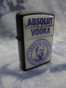 Бензинова запалка с логото на Absolut