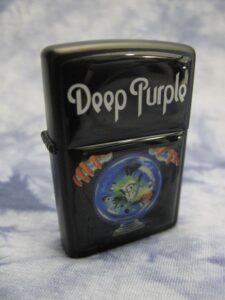 Черна запалка на Deep Purple с глобус