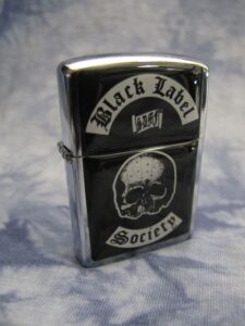 Сребриста запалка на Black Label Society