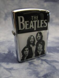Черно бяла запалка на The Beatles