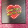 Подаръчна кутийка за бижута с послание True Love Has No End