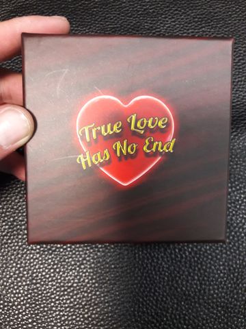 Подаръчна кутия за бижута True Love Has No End Подаръчна кутия за бижута True Love Has No End голям размер