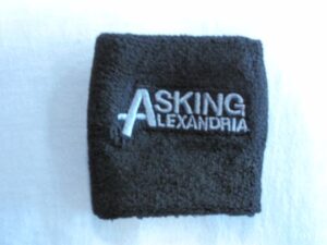 Накитник на групата Asking Alexandria