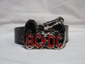 Колан на AC/DC "For those about a rock"