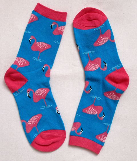 shantavi-chorapi-pink-flamingo-blue шантави чорапи под коляното