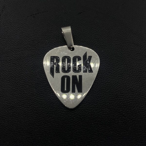 Медальон Rock On перце за китара от медицинска стомана