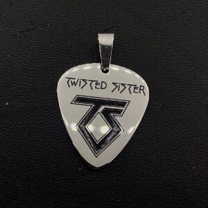 Медальон перце на Twisted Sisters