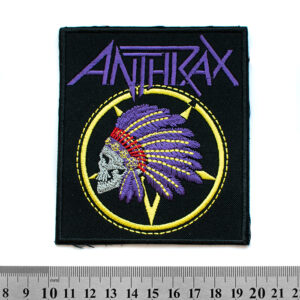 Нашивка на Anthrax с лилав надпис и индианец