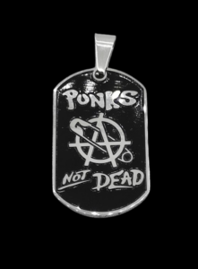 Пънкарски медальон плочка с лого "Punks Not Dead"