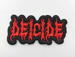 Метъл нашивка Deicide, показваща стилизирано лого.