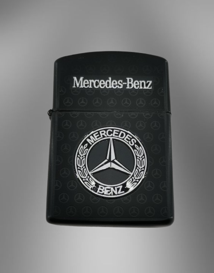 Ветроустойчива USB запалка Mercedes – съвършенство в детайла Mercedes-Benz запалка с двойна дъга и метален дизайн
