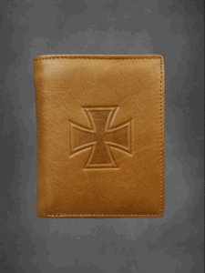 Кафяв кожен мъжки портфейл с голям релефен Малтийски кръст (Iron Cross/Железен кръст).