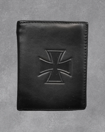 Кожен мъжки портфейл с Малтийски кръст Черен кожен мъжки портфейл с голям релефен Малтийски кръст (Iron Cross/Железен кръст).