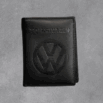Черен кожен мъжки портфейл с релефно лого и надпис на марката Volkswagen.