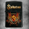 Черна бензинова запалка с логото на Sabaton.