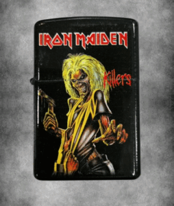 Черна бензинова запалка с логото на Iron Maiden и талисмана Еди от обложката на албума "Killers".
