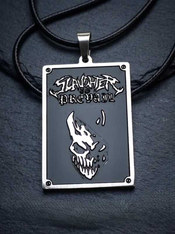 Правоъгълен рок медальон Slaughter to Prevail с черна корда
