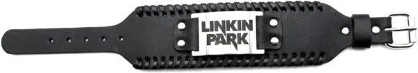 Разгъната кожена гривна на Linkin Park с метална катарама за регулиране