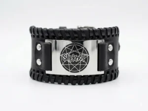 Масивна черна кожена гривна на Slipknot със стоманена плочка и нонаграм