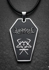 Детайл на метален медальон Lorna Shore ковчег от медицинска стомана