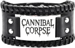 Мъжка черна кожена гривна на Cannibal Corpse със стоманена плочка и гравирано лого изглед отпред