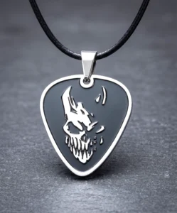 Маската Kid of Darkness върху стоманен двулицев медальон перце Slaughter to Prevail