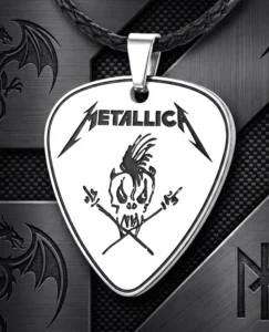 Сребриста висулка медальон от стомана Metallica с форма на китарно перце